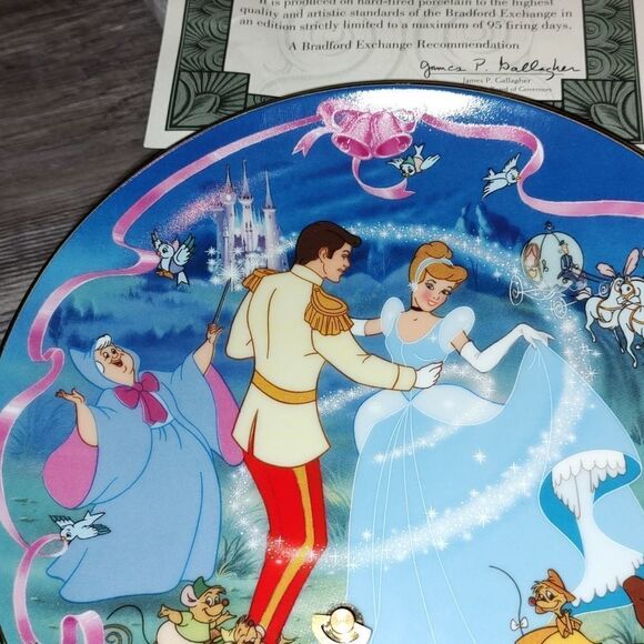 Cinderella's Wish Come True~ LE Brandford Exchange Musical Memories  Plate Frame - Picture 4 of 8